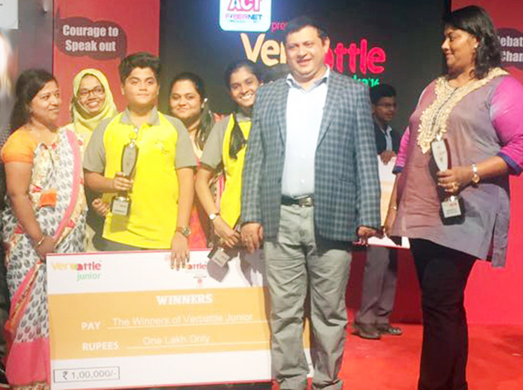 ಯೆನೆಪೊಯ ಸ್ಕೂಲ್ ವಿದ್ಯಾರ್ಥಿಗಳಿಗೆ ‘ವರ್ಬ್ಯಾಟಲ್-2016 ಪ್ರಶಸ್ತಿ’